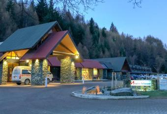 Swiss-Belresort Coronet Peak allows 18 year olds to book a room