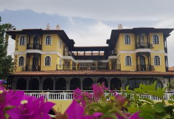 Altinsaray Hotel has Balcony rooms