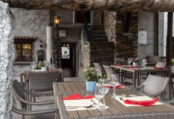 Albergo Pensione San Giorgio allows 18 year olds to book a room