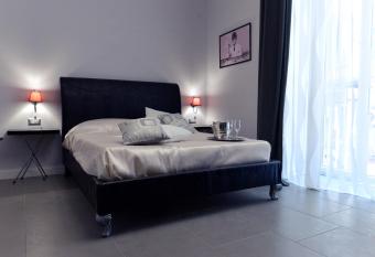 Chiaia Roof has Balcony rooms