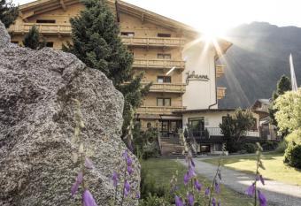 Hotel Johanna mitten im   tztal SUPERIOR has Balcony rooms