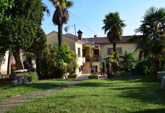 Apartments Uzila Family has Balcony rooms