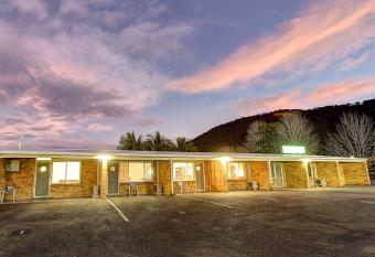 Laurieton Hotel allows 18 year olds to book a room