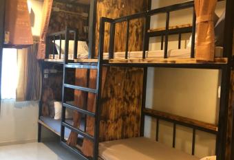 B&B hostel @ Jomtien allows 18 year olds to book a room