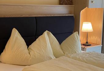 G  stehaus Edelweiss allows 18 year olds to book a room