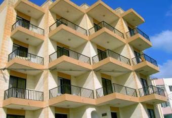 Shamrock Apartments has Balcony rooms