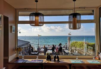 Les Charmettes allows 18 year olds to book a room