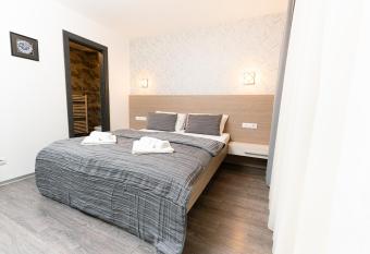 Terasa pension & winebar allows 18 year olds to book a room