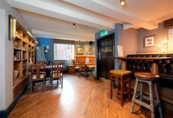 Angel @ KingSt allows 18 year olds to book a room