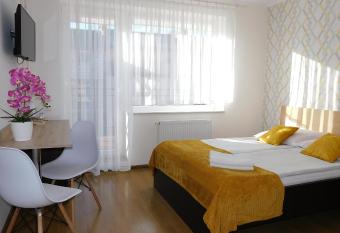 Family Homes - Dom Wakacyjny EDA allows 18 year olds to book a room