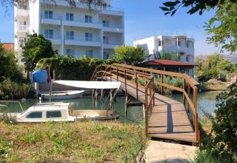 Apartments Cungu has Balcony rooms