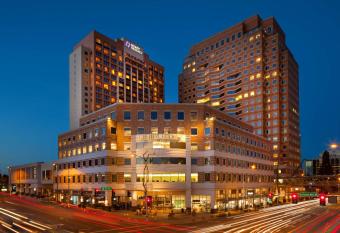 Hyatt Regency Bellevue has Balcony rooms