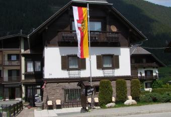 Pension Seeheim has Balcony rooms