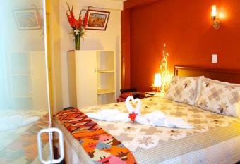 Hotel Andean Host Inn allows 18 year olds to book a room