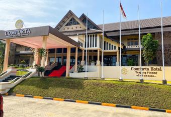 Comforta Hotel Tanjung Pinang has Balcony rooms