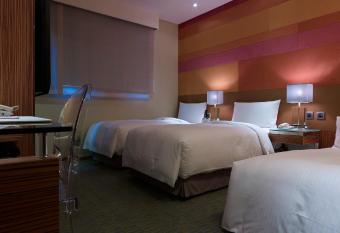 Beauty Hotels - Beautique Hotel has rooms with a private hot tub