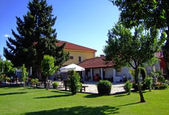 Hotel Casa Reboiro allows 18 year olds to book a room