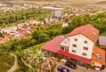 Panoramic Cetatuie allows 18 year olds to book a room