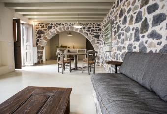 Moustafa Stone House has Balcony rooms