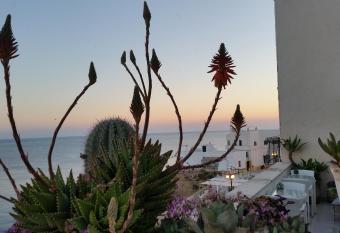 B&B Punta Cutieri allows 18 year olds to book a room