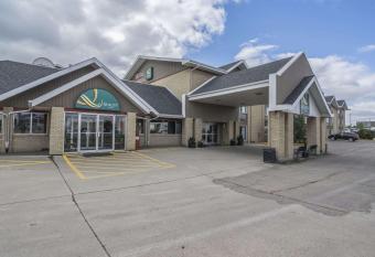 Quality Inn West Edmonton allows 18 year olds to book a room
