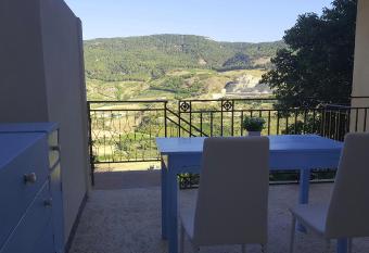 Borgo Saraceno has Smoking rooms