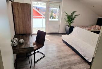 Workershome - Business Apartments - Monteurwohnungen has Balcony rooms