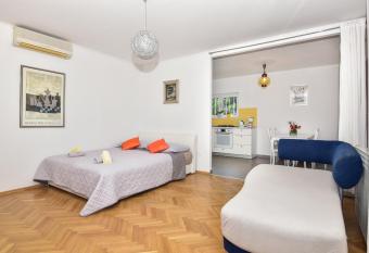 Apartments Mare has Balcony rooms