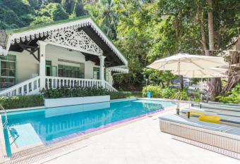 Cape Panwa Hotel Phuket has Balcony rooms