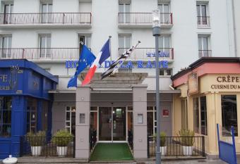 Hotel De La Rade has Balcony rooms