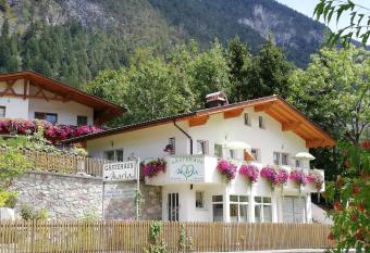 G  stehaus Maria - Privatzimmer has Balcony rooms