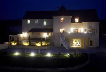 Le Domaine des Archies has Balcony rooms