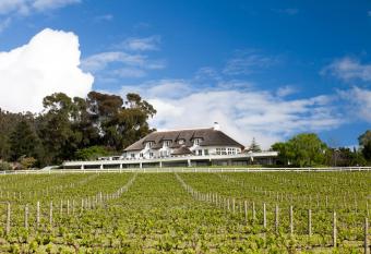 Mont Rochelle has Balcony rooms