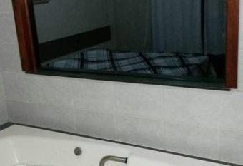 Pousada Beija Flor has rooms with a private hot tub