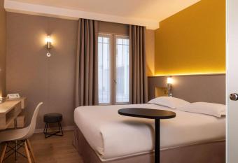 ibis Styles Bourg La Reine allows 18 year olds to book a room