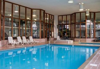 Rodeway Inn has Balcony rooms