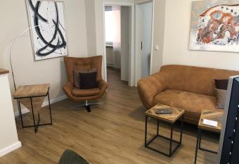 Esprit-Apart-Hotel allows 18 year olds to book a room