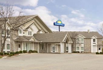 Days Inn by Wyndham Guelph allows 18 year olds to book a room