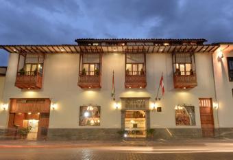 Hotel Ruinas allows 18 year olds to book a room