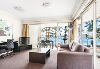 Quest Manly has Balcony rooms