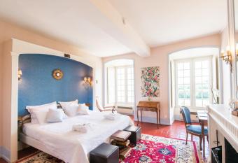 Manoir De Ponsay allows 18 year olds to book a room