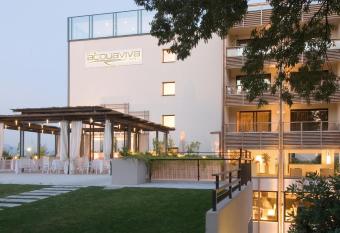 Hotel Acquaviva Del Garda has Balcony rooms