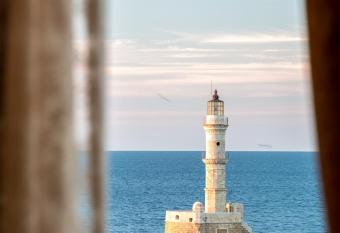 Porto Del Colombo Traditional Boutique Hotel allows 18 year olds to book a room