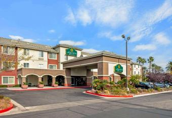 La Quinta Inn & Suites by Wyndham Las Vegas Red Rock allows 18 year olds to book a room