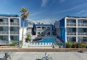 The Wayfarer San Diego has Balcony rooms