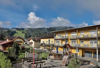 Hotel Garni Zerza has Balcony rooms