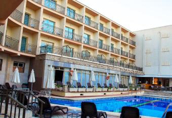 Hotel Iris has Balcony rooms