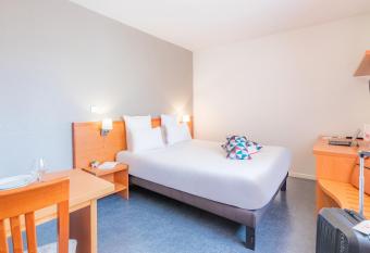 Appart   City Confort Lyon Gerland allows 18 year olds to book a room