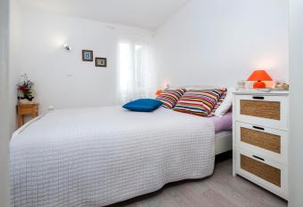 Apartman Delfin allows 18 year olds to book a room