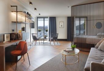 Hotel SANSEbay has Balcony rooms